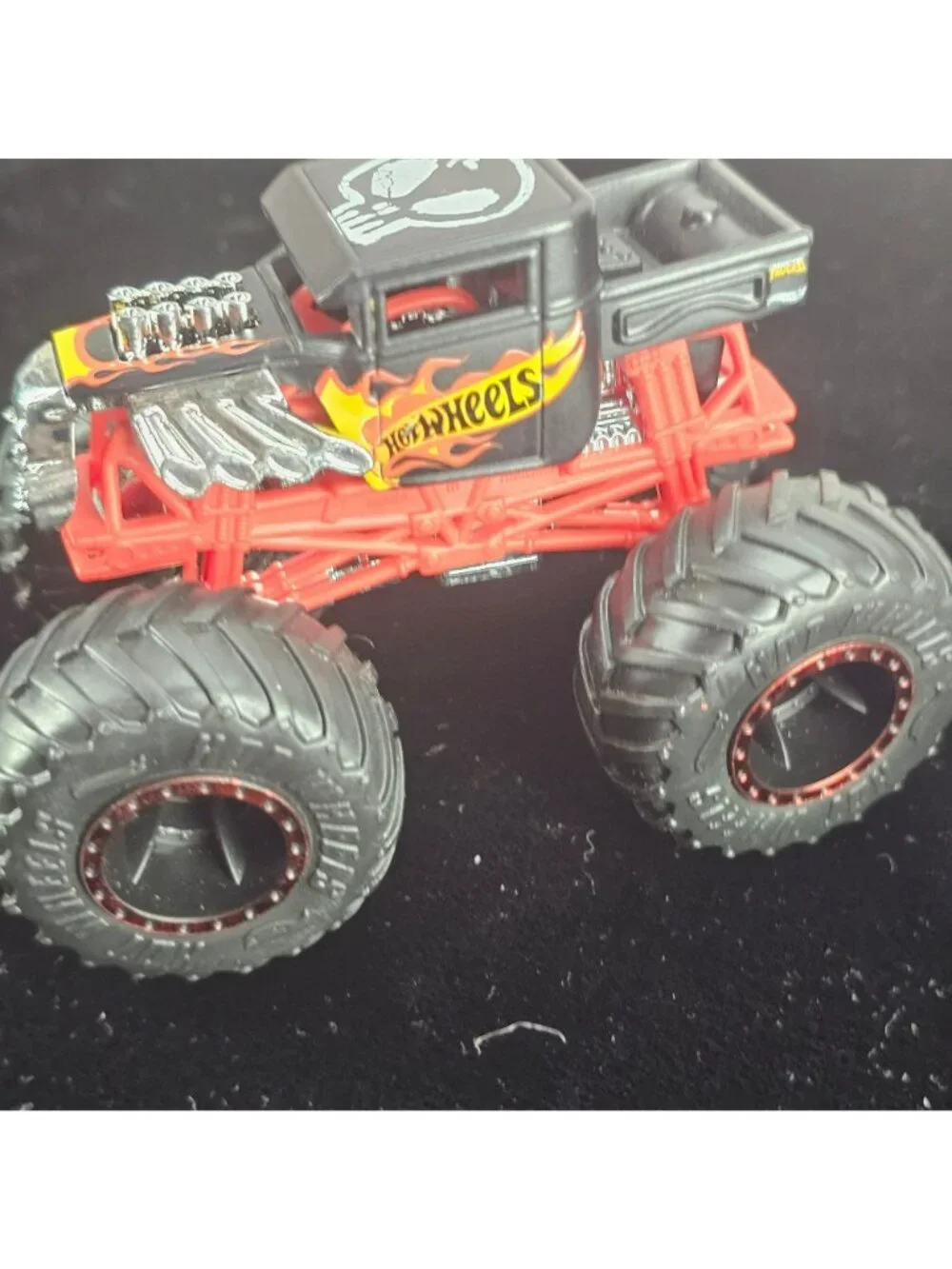Hot Wheels Monster Truck Die-Cast Red & Black Bone Shaker Skull Flames Design